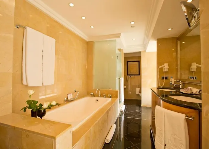 One-Bedroom Duplex Room