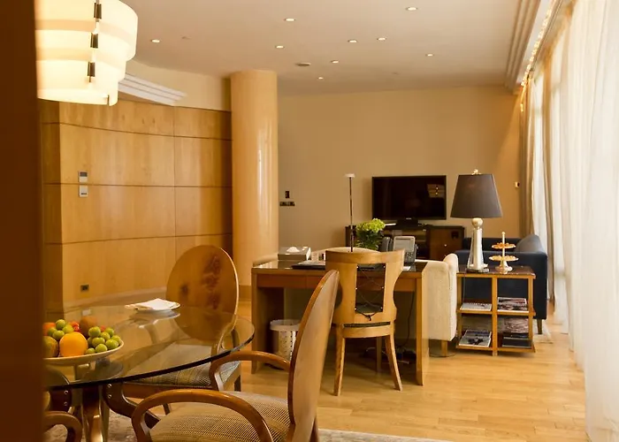 Deluxe Two-Bedroom Apartment