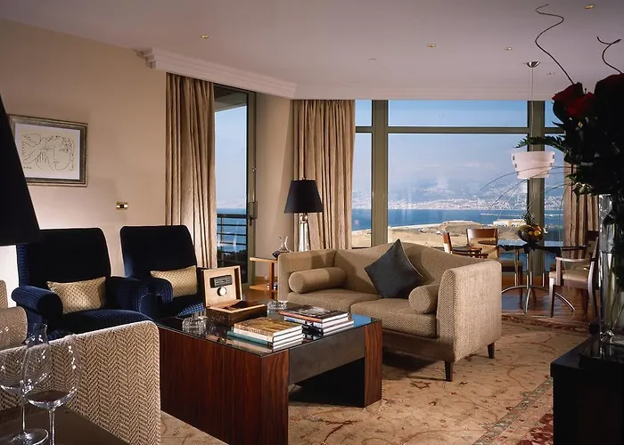 Superior One-Bedroom Apartment